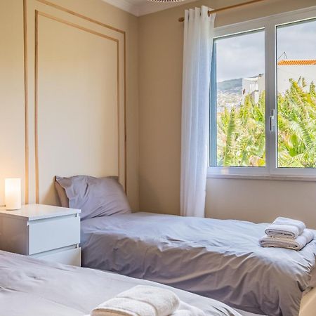 Sea View - By Wehost Appartement Câmara de Lobos Buitenkant foto